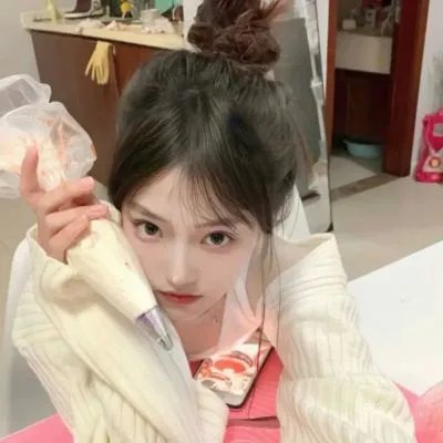 随盲柳入眠的女人
